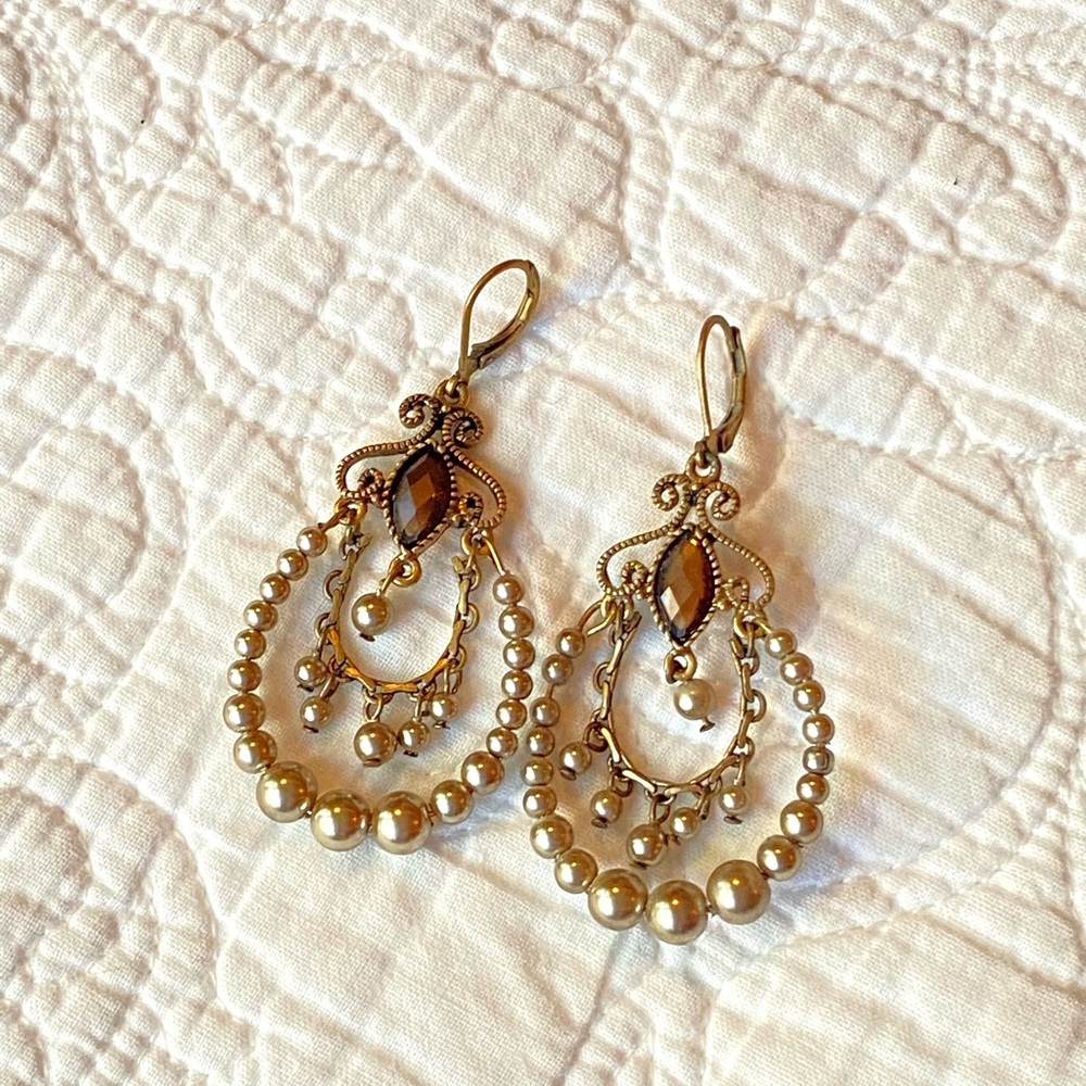 Elegant Gold Pearl Drop Earrings